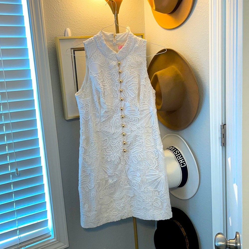 Lily Pulitzer white lace shift dress w gold accent